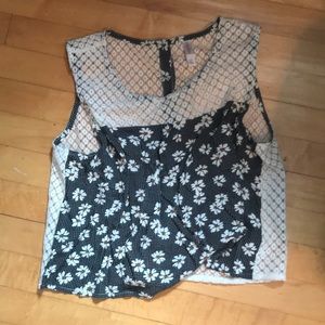 Xhilaration Daisy Crop with Lace Back